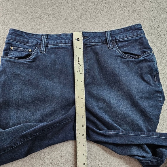 Croft & Barrow Jeans Womens 12S Blue Premium Denim Stretch Comfort Straight Leg - Picture 4 of 10